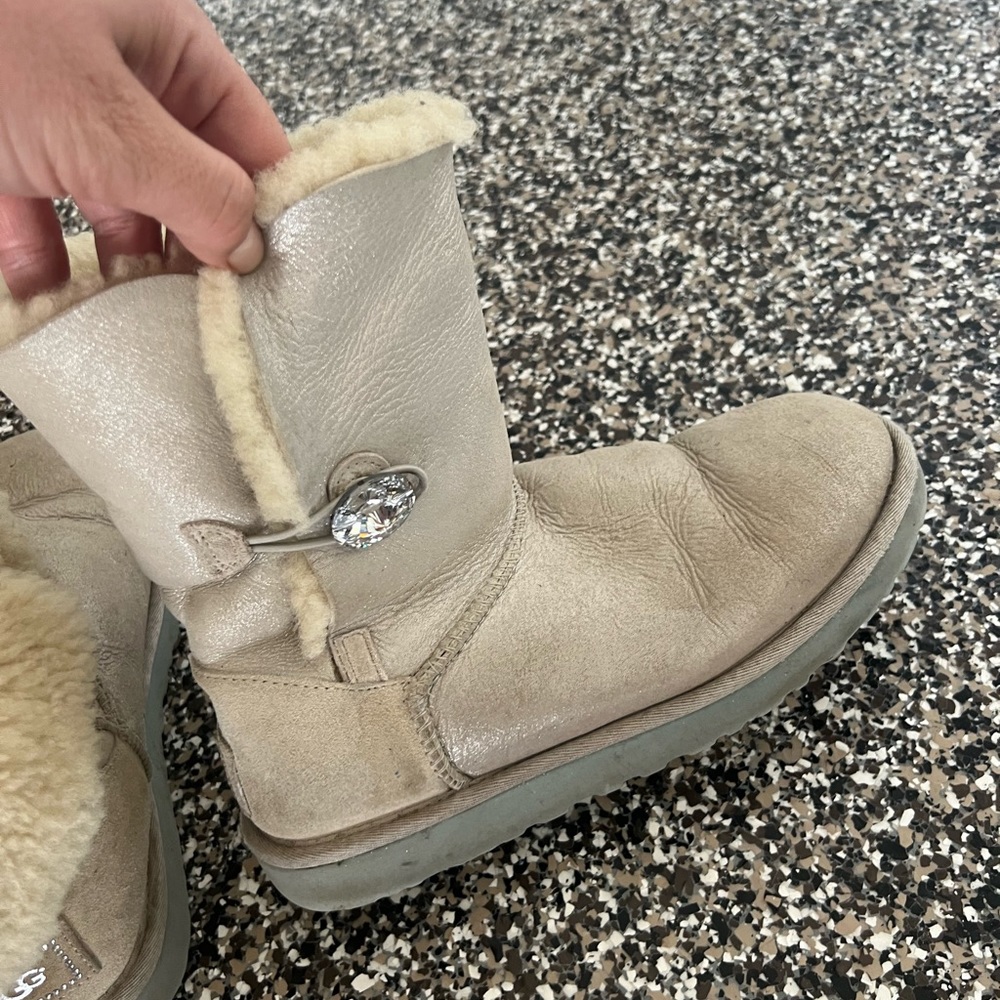 Ugg